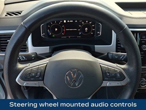 Used 2023 Volkswagen Atlas SEL R-Line AWD/4WD image 4