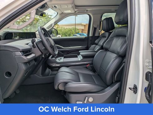 Certified 2026 Lincoln Navigator Reserve AWD/4WD image 12