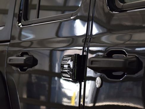 Used 2024 Jeep Wrangler Sport S image 16