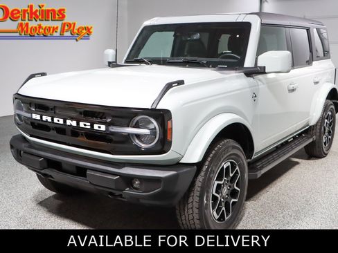 Used 2023 Ford Bronco Outer Banks AWD/4WD image 1
