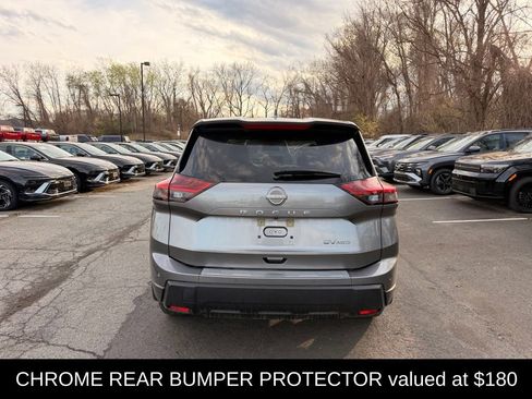 Used 2024 Nissan Rogue SV AWD/4WD image 5