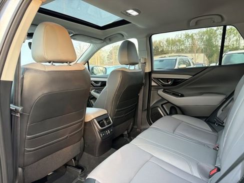 Used 2023 Subaru Outback Limited AWD/4WD image 12