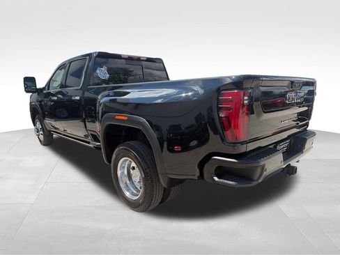 Used 2024 GMC Sierra 3500 Denali Ultimate AWD/4WD image 2
