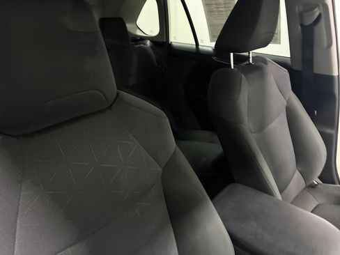 Used 2025 Toyota RAV4 XLE AWD/4WD image 34