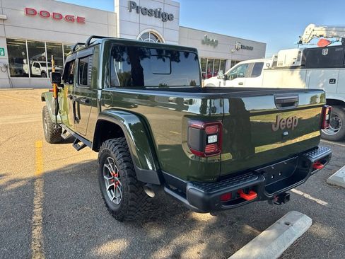 Used 2024 Jeep Gladiator Mojave AWD/4WD image 11