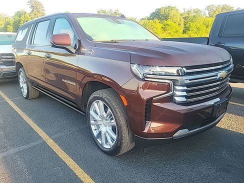 Used 2022 Chevrolet Suburban High Country AWD/4WD image 1