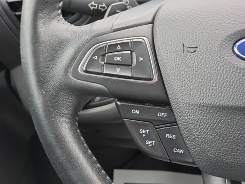 Used 2017 Ford Escape SE w/ Equipment Group 201A FWD image 25