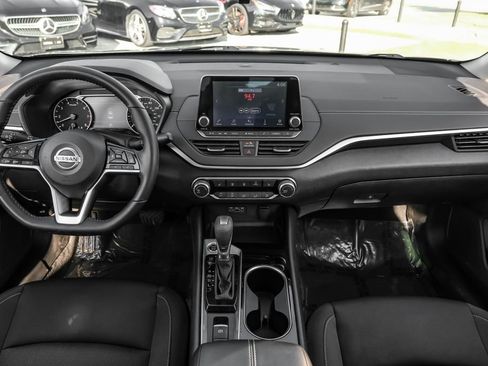 Used 2021 Nissan Altima 2.5 SV w/ SV Premium Package image 12