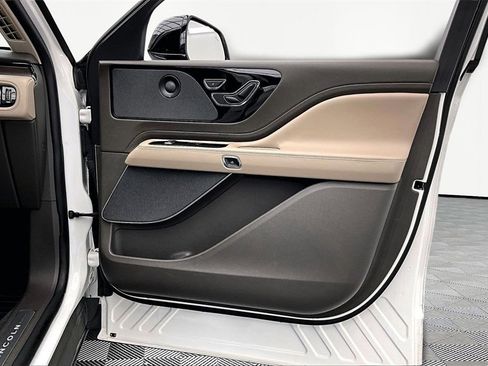 Used 2023 Lincoln Aviator Reserve w/ Equipment Group 201A image 24