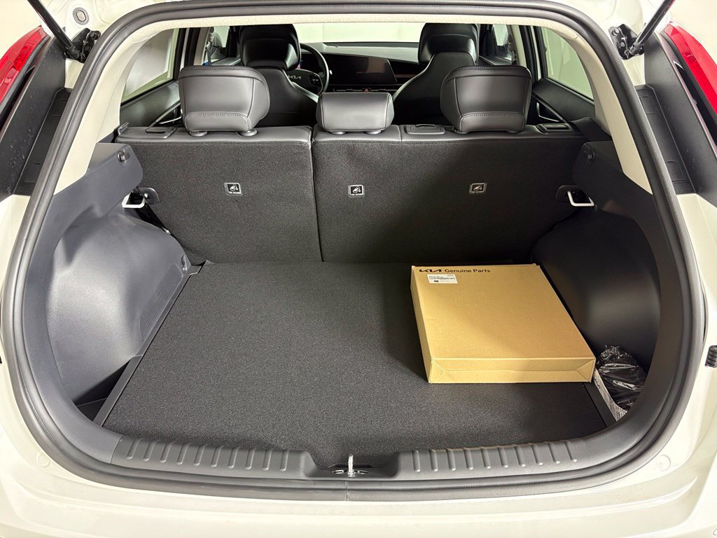 New 2026 Kia Niro EX FWD image 18