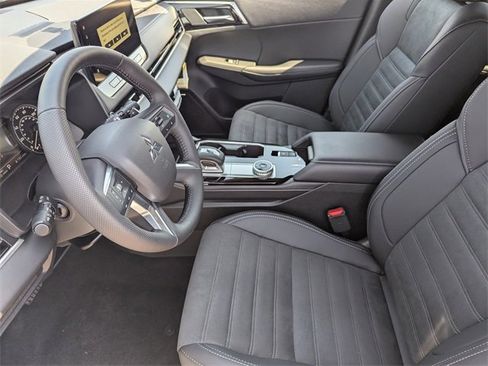 New 2025 Mitsubishi Outlander Trail Edition image 11