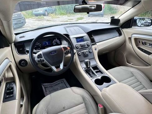 Used 2014 Ford Taurus SE FWD image 9
