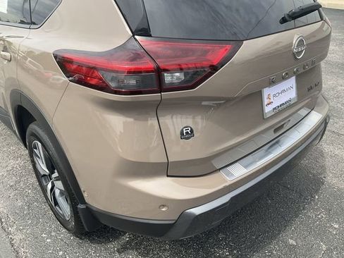 Used 2025 Nissan Rogue SL w/ Tech Package AWD/4WD image 30