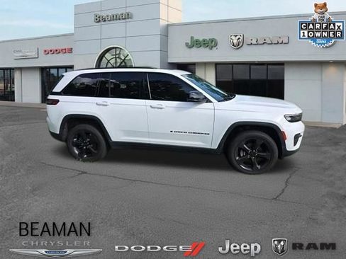 Used 2022 Jeep Grand Cherokee Altitude AWD/4WD image 1