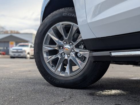 New 2026 Chevrolet Suburban Premier image 8