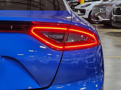 Used 2019 Kia Stinger Premium RWD image 22