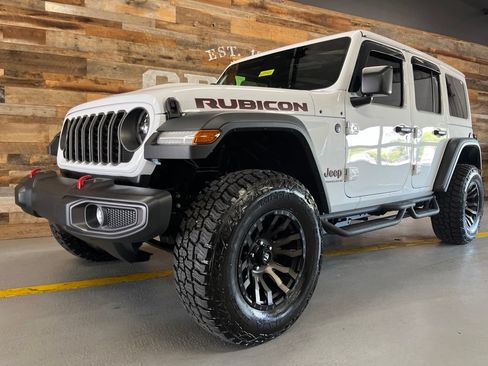 Used 2026 Jeep Wrangler Unlimited Rubicon AWD/4WD image 19
