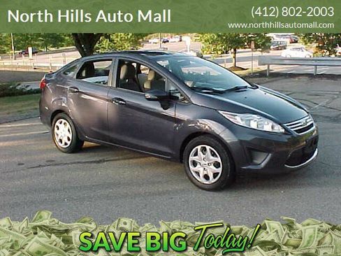 Used 2013 Ford Fiesta SE w/ Super Fuel Economy Pkg FWD image 1