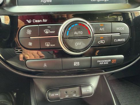 Used 2014 Kia Soul + w/ Audio Package FWD image 14