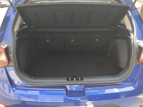 Used 2025 Hyundai Venue SEL FWD image 29