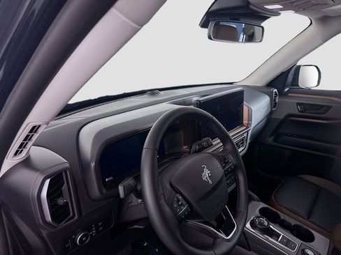 Used 2025 Ford Bronco Sport Outer Banks w/ Outer Banks Tech Package+ image 23