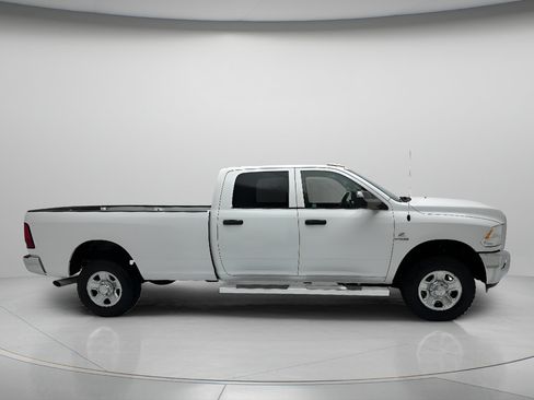 Used 2017 RAM 3500 Tradesman w/ Chrome Appearance Group AWD/4WD image 4
