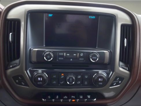 Used 2016 Chevrolet Silverado 2500 High Country w/ Duramax Plus Package image 11