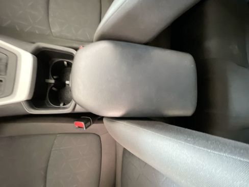 Used 2025 Toyota RAV4 XLE AWD/4WD image 21