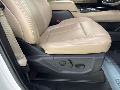 Used 2024 Ford Expedition Max XLT image 34