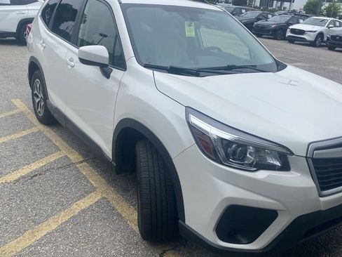 Used 2020 Subaru Forester Premium AWD/4WD image 2