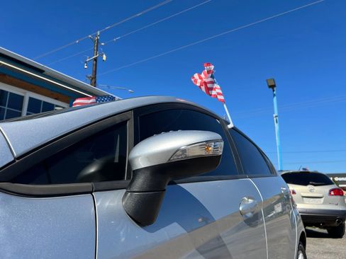 Used 2013 Ford Fiesta SE image 23