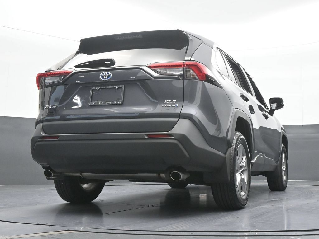 Used 2024 Toyota RAV4 XLE AWD/4WD image 53