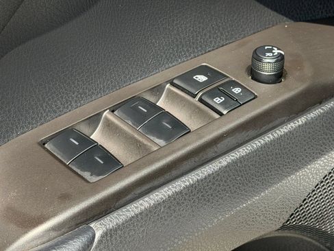 Used 2023 Toyota Camry SE FWD image 13