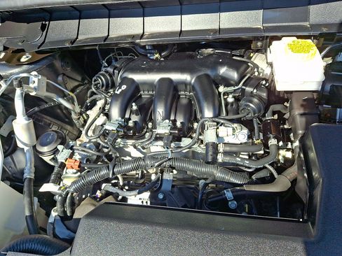 Certified 2025 Nissan Pathfinder SV FWD image 28