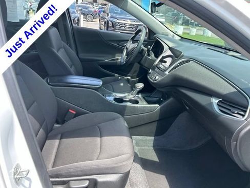 Used 2024 Chevrolet Malibu LT FWD image 31