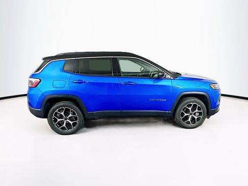Used 2025 Jeep Compass Limited AWD/4WD image 10