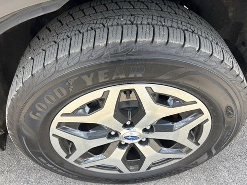 Used 2020 Subaru Forester Premium AWD/4WD image 12
