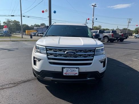 Used 2018 Ford Explorer XLT w/ Equipment Group 202A AWD/4WD image 19