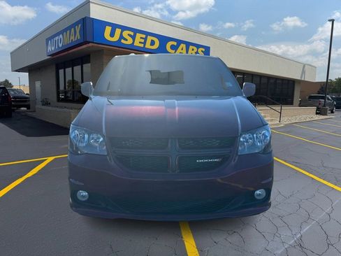 Used 2019 Dodge Grand Caravan GT FWD image 3