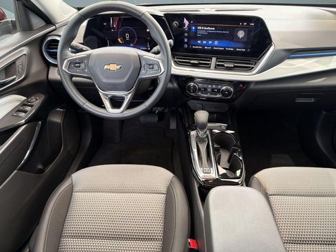 Certified 2024 Chevrolet Trax LT w/ Driver Confidence Package FWD image 29