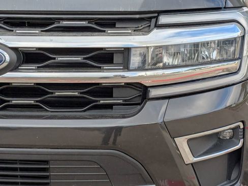 Used 2023 Ford Expedition Limited image 5