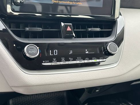 Used 2024 Toyota Corolla LE FWD image 27