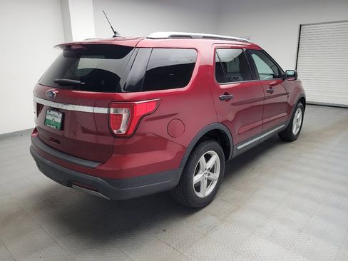 Used 2019 Ford Explorer XLT w/ Equipment Group 202A FWD image 9