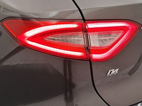 Used 2017 Maserati Levante Q4 AWD Premium image 5