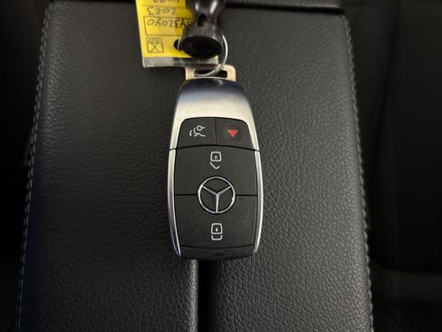 Used 2023 Mercedes-Benz GLA 250 4MATIC w/ Premium Package image 33