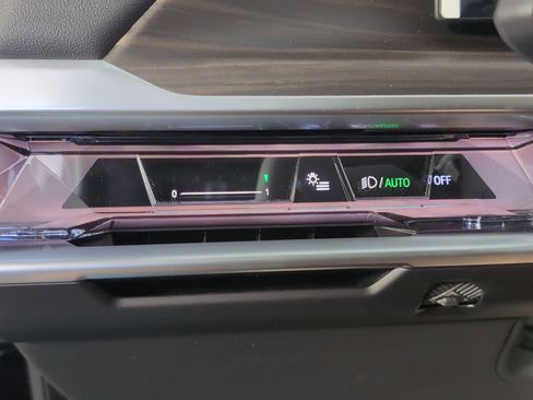 New 2025 BMW i7 xDrive60 w/ Premium Package image 21