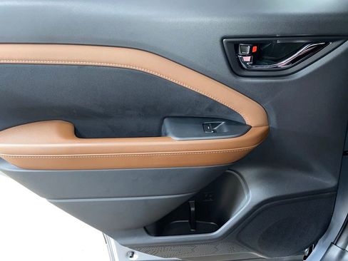 New 2025 Subaru Forester Touring image 25