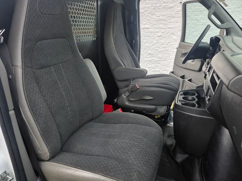 Used 2025 Chevrolet Express 2500 w/ Driver Convenience Package RWD image 15