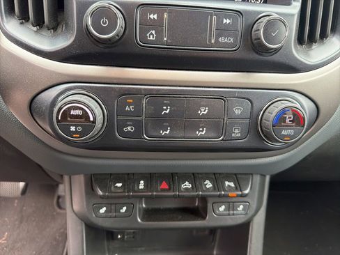 Used 2020 Chevrolet Colorado Z71 AWD/4WD image 21