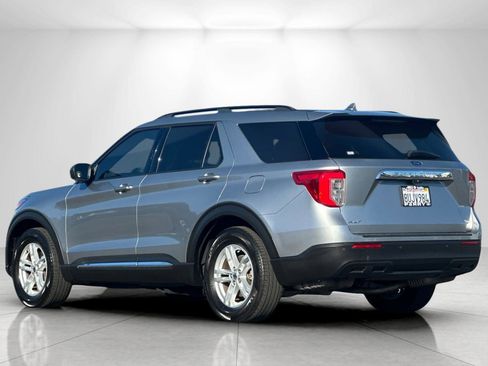 Used 2020 Ford Explorer XLT image 5